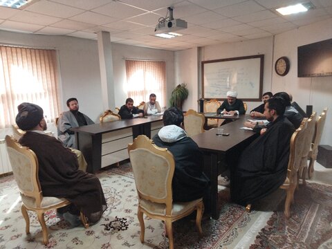 تصاویر/ کارگاه «طلبه تراز انقلاب» در مدرسه علمیه سفیران هدایت امام صادق (ع)