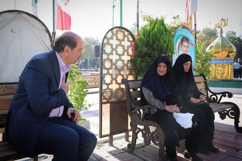 تصاویر/گلباران قبور مطهر شهدای اراک به مناسبت آغاز هفته فرهنگی اراک