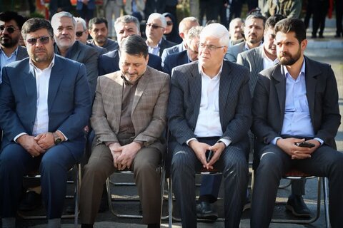 تصاویر/گلباران قبور مطهر شهدای اراک به مناسبت آغاز هفته فرهنگی اراک