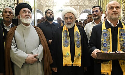 تصاویر/ مراسم تعویض گلدان‌های ضریح حضرت عبدالعظیم حسنی(ع)