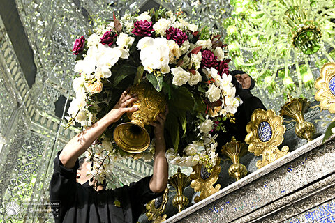 تصاویر/ مراسم تعویض گلدان‌های ضریح حضرت عبدالعظیم حسنی(ع)