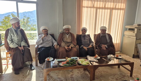 تصاویر/ بازدید مدیر و معاونان حوزه علمیه کاشان از مدرسه علمیه حضرت ولیعصر(عج) قمصر