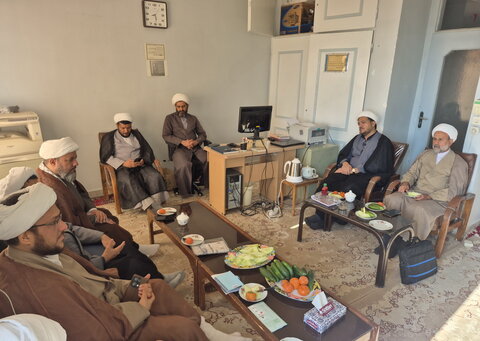 تصاویر/ بازدید مدیر و معاونان حوزه علمیه کاشان از مدرسه علمیه حضرت ولیعصر(عج) قمصر