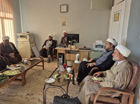 تصاویر/ بازدید مدیر و معاونان حوزه علمیه کاشان از مدرسه علمیه حضرت ولیعصر(عج) قمصر