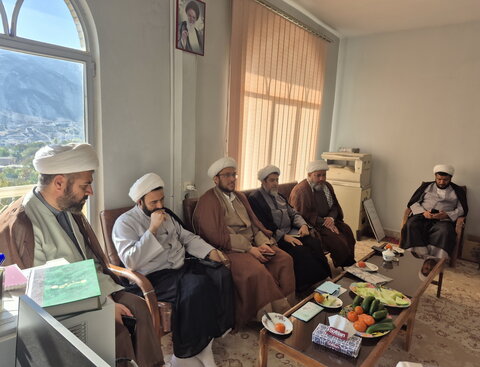 تصاویر/ بازدید مدیر و معاونان حوزه علمیه کاشان از مدرسه علمیه حضرت ولیعصر(عج) قمصر