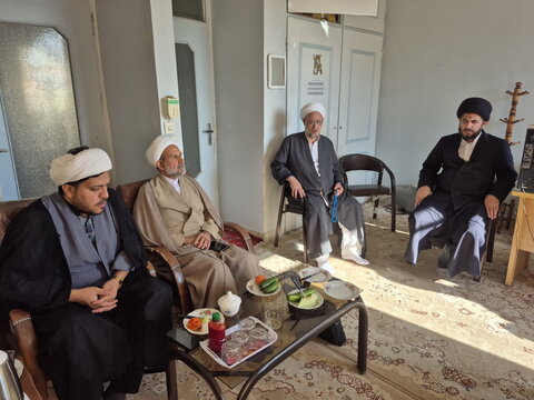 تصاویر/ بازدید مدیر و معاونان حوزه علمیه کاشان از مدرسه علمیه حضرت ولیعصر(عج) قمصر