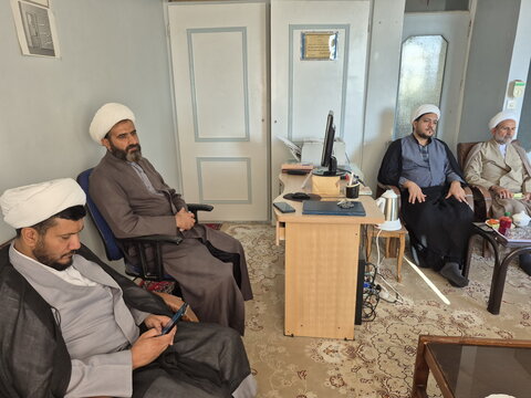 تصاویر/ بازدید مدیر و معاونان حوزه علمیه کاشان از مدرسه علمیه حضرت ولیعصر(عج) قمصر