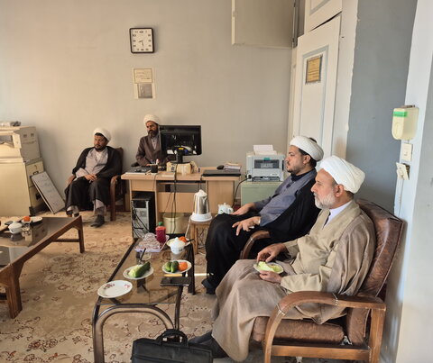 تصاویر/ بازدید مدیر و معاونان حوزه علمیه کاشان از مدرسه علمیه حضرت ولیعصر(عج) قمصر