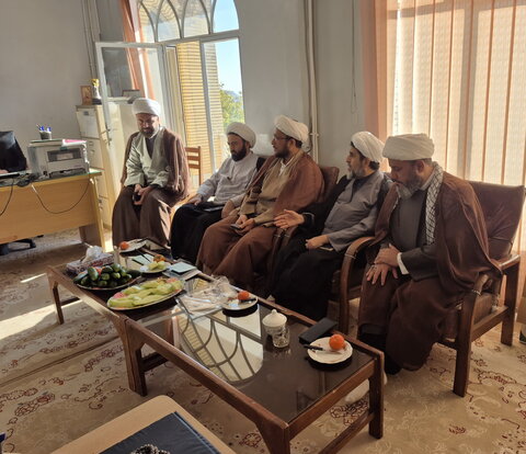 تصاویر/ بازدید مدیر و معاونان حوزه علمیه کاشان از مدرسه علمیه حضرت ولیعصر(عج) قمصر