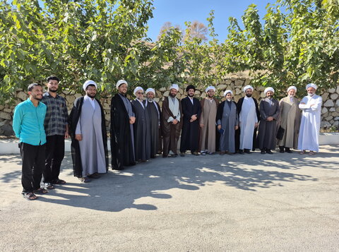 تصاویر/ بازدید مدیر و معاونان حوزه علمیه کاشان از مدرسه علمیه حضرت ولیعصر(عج) قمصر