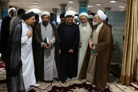 تصاویر/ رونمایی از منشور قرآن کریم به زبان فارسی