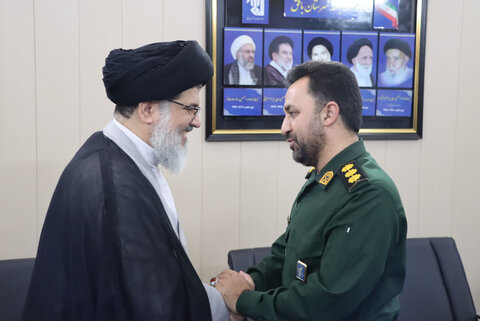 تصاویر/ دیدار فرمانده تیپ الغدیر استان با امام جمعه بافق