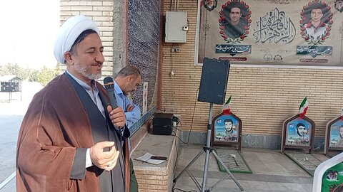 تصاویر/ گل‌افشانی قبور مطهر شهدا در شهر ماهان