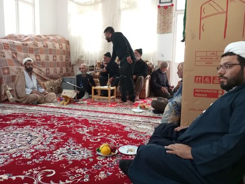 تصاویر/ دیدار کارکنان مدرسه علمیه امام موسی کاظم(ع) برزک با خانواده مرحوم حجت‌الاسلام عباسی