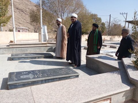 تصاویر/ دیدار کارکنان مدرسه علمیه امام موسی کاظم(ع) برزک با خانواده مرحوم حجت‌الاسلام عباسی