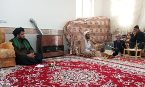 تصاویر/ دیدار کارکنان مدرسه علمیه امام موسی کاظم(ع) برزک با خانواده مرحوم حجت‌الاسلام عباسی