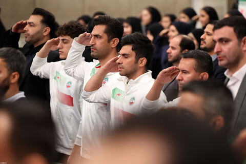 تصاویر/ دیدار قهرمانان و مدال‌آوران ورزشی و المپیادهای علمی جهانی با رهبر انقلاب