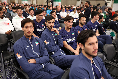 تصاویر/ دیدار قهرمانان و مدال‌آوران ورزشی و المپیادهای علمی جهانی با رهبر انقلاب