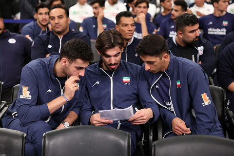 تصاویر/ دیدار قهرمانان و مدال‌آوران ورزشی و المپیادهای علمی جهانی با رهبر انقلاب