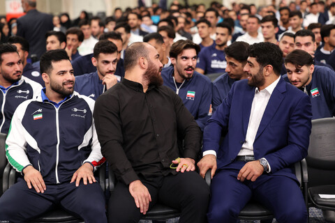 تصاویر/ دیدار قهرمانان و مدال‌آوران ورزشی و المپیادهای علمی جهانی با رهبر انقلاب