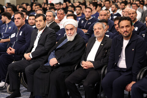 تصاویر/ دیدار قهرمانان و مدال‌آوران ورزشی و المپیادهای علمی جهانی با رهبر انقلاب