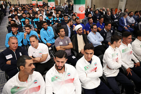 تصاویر/ دیدار قهرمانان و مدال‌آوران ورزشی و المپیادهای علمی جهانی با رهبر انقلاب