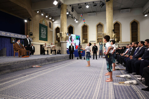 تصاویر/ دیدار قهرمانان و مدال‌آوران ورزشی و المپیادهای علمی جهانی با رهبر انقلاب