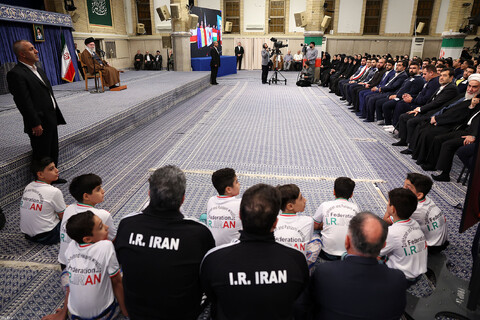 تصاویر/ دیدار قهرمانان و مدال‌آوران ورزشی و المپیادهای علمی جهانی با رهبر انقلاب