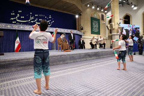 تصاویر/ دیدار قهرمانان و مدال‌آوران ورزشی و المپیادهای علمی جهانی با رهبر انقلاب