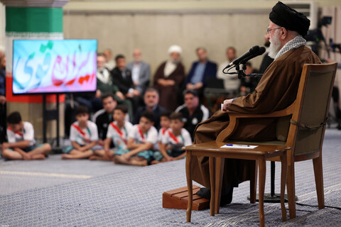 تصاویر/ دیدار قهرمانان و مدال‌آوران ورزشی و المپیادهای علمی جهانی با رهبر انقلاب