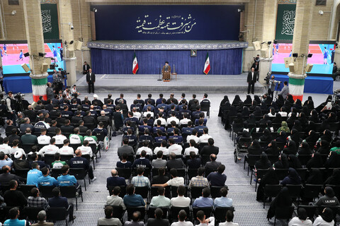 تصاویر/ دیدار قهرمانان و مدال‌آوران ورزشی و المپیادهای علمی جهانی با رهبر انقلاب