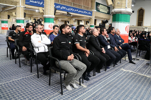 تصاویر/ دیدار قهرمانان و مدال‌آوران ورزشی و المپیادهای علمی جهانی با رهبر انقلاب