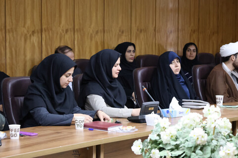 تصاویر/درس اخلاق با حضور حجت‌الاسلام طاهری ویژه استادان دانشگاه علوم پزشکی همدان برگزار شد