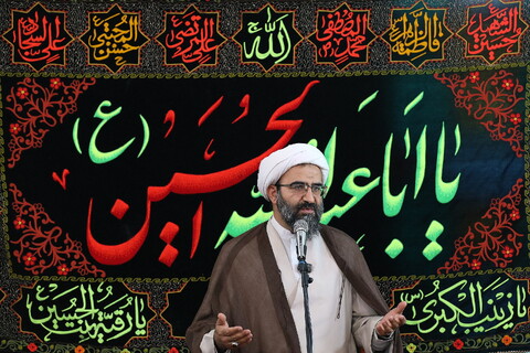 تصاویر/  استقبال مردم از حجت الاسلام مهدوی دانا، روحانی مضروب در امامزاده یحیی (ع) تهران