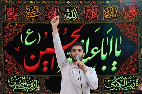 تصاویر/  استقبال مردم از حجت الاسلام مهدوی دانا، روحانی مضروب در امامزاده یحیی (ع) تهران