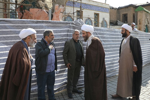 تصاویر/  استقبال مردم از حجت الاسلام مهدوی دانا، روحانی مضروب در امامزاده یحیی (ع) تهران