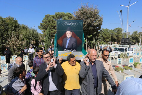 تصاویر / مراسم تشییع پدر شهیدان نادرالاصلی در اصفهان
