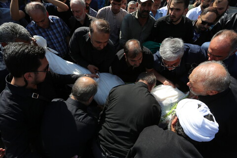 تصاویر / مراسم تشییع پدر شهیدان نادرالاصلی در اصفهان