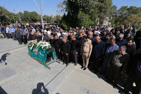 تصاویر / مراسم تشییع پدر شهیدان نادرالاصلی در اصفهان