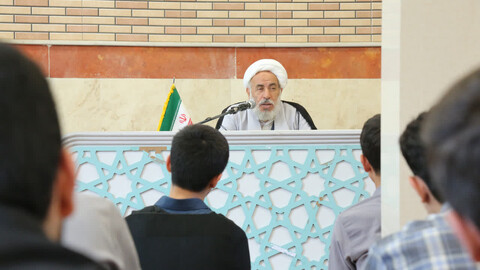 تصاویر/ هشتمین جلسه برنامه «طلبه باشیم» در مدرسه علمیه امیرالمومنین(ع)تبریز