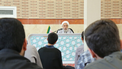 تصاویر/ هشتمین جلسه برنامه «طلبه باشیم» در مدرسه علمیه امیرالمومنین(ع)تبریز