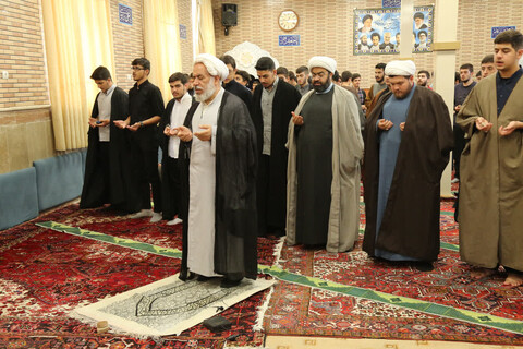 تصاویر/ هشتمین جلسه برنامه «طلبه باشیم» در مدرسه علمیه امیرالمومنین(ع)تبریز