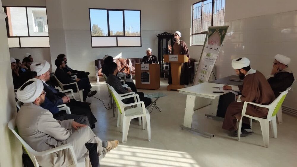 برگزاری کارگاه «پژوهش و موضوع‌یابی» در مدرسه علمیه آیت‌الله نمازی خوی