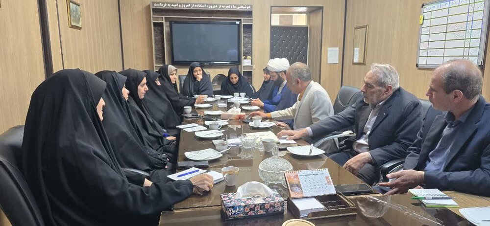 تصاویر/ برگزاری جلسه مشترک نهاد امامت جمعه و آموزش‌ و پرورش بافق