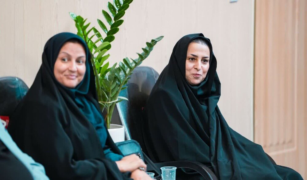 تصاویر  دیدار ریاست اداره ورزش و جوانان و مسئولین هیئت های ورزشی با امام جمعه سیرجان