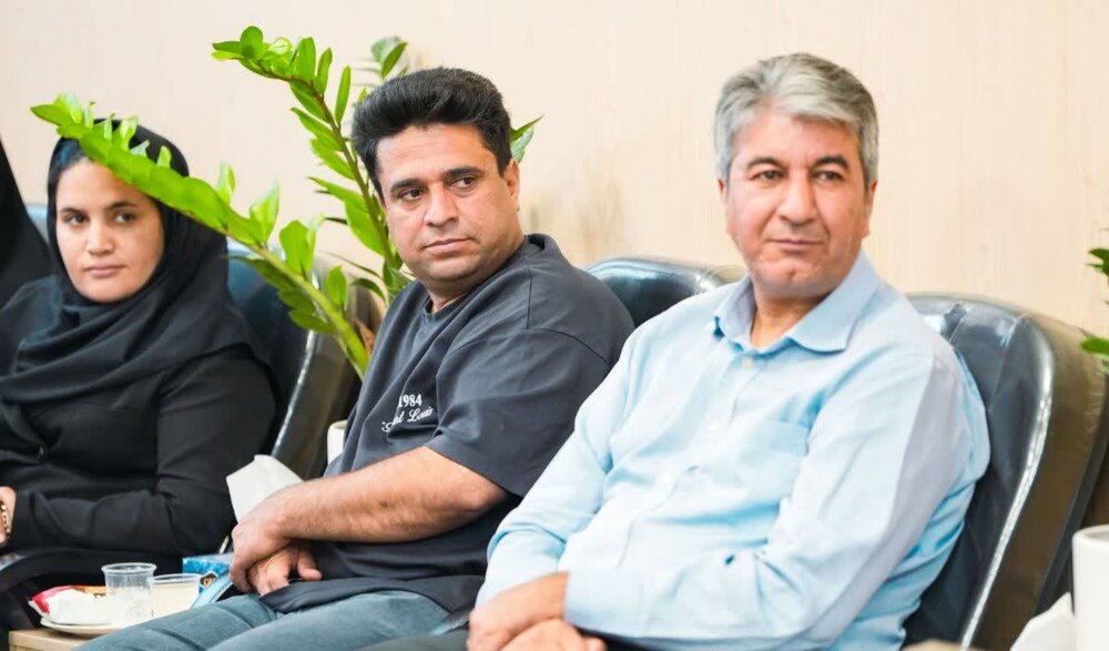 تصاویر  دیدار ریاست اداره ورزش و جوانان و مسئولین هیئت های ورزشی با امام جمعه سیرجان