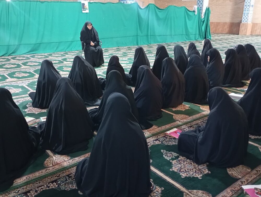 نماز شب تمرینی برای اخلاق‌مداری و دوری از بدی‌ها است+عکس