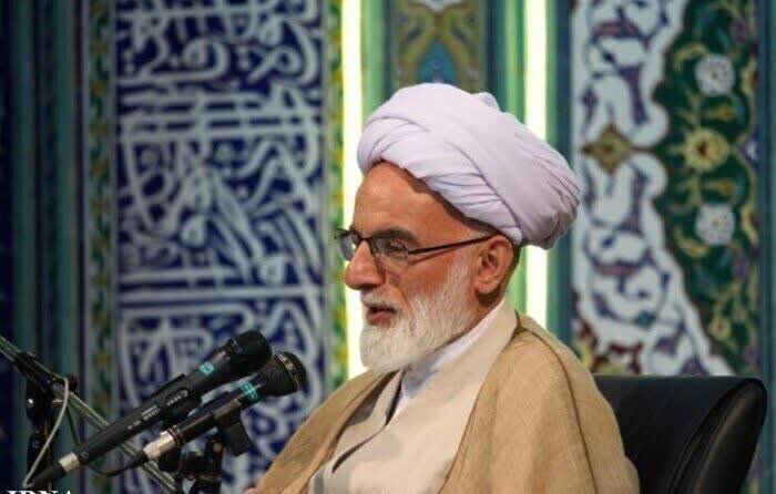 ممثّل الوليّ الفقيه في محافظة مركزي: المسجد محور التقوى والولاية، وهو العمود الفقريّ لحلّ المشكلات الاجتماعيّة