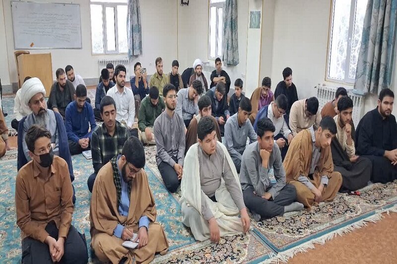 سکوت به عنوان نشانه هوشمندی و ثمره عقل می باشد