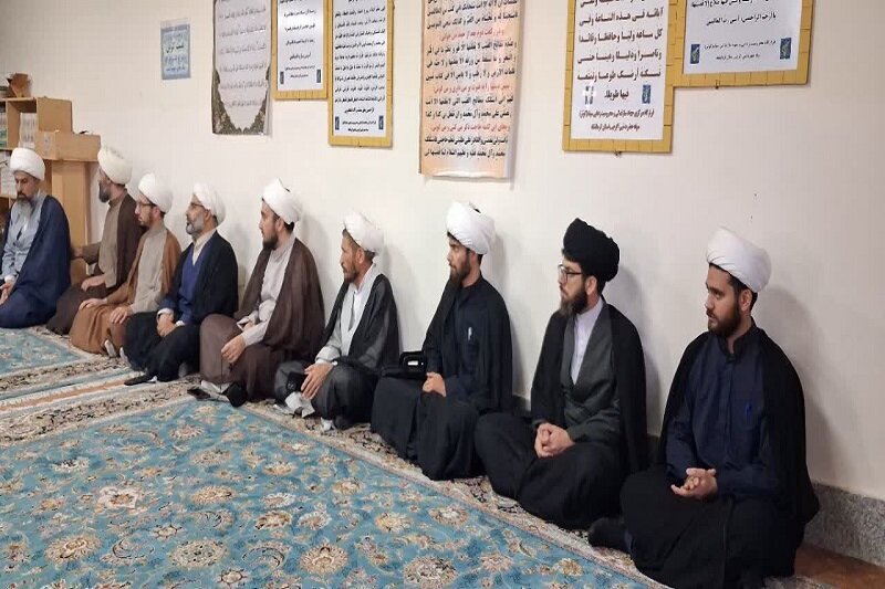 سکوت به عنوان نشانه هوشمندی و ثمره عقل می باشد